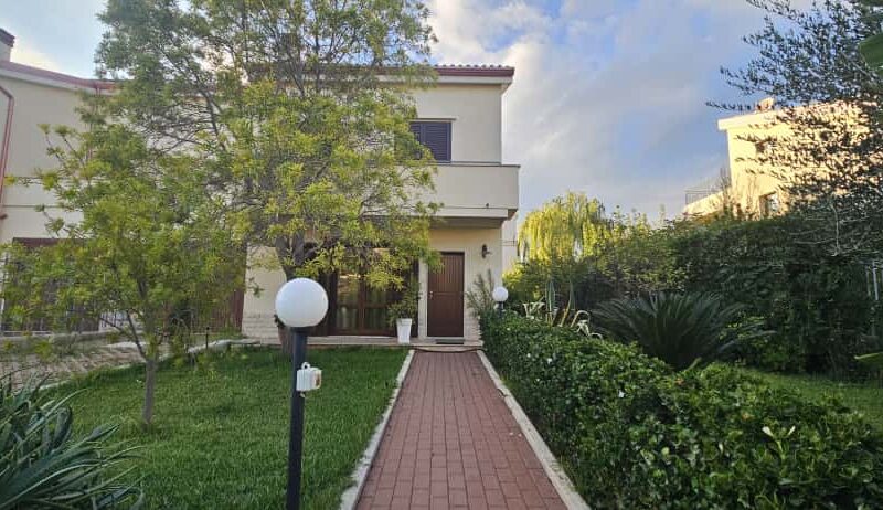 Villetta bifamiliare in vendita in Via dello Sparviero, 6 Carrozziere, Siracusa